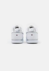 Tommy Hilfiger Baskets basses - white