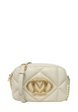 Borsa a tracolla sintetica beige trapuntata con placca logo in tono oro e dettaglio a catena. Dotata di zip superiore e tracolla regolabile.