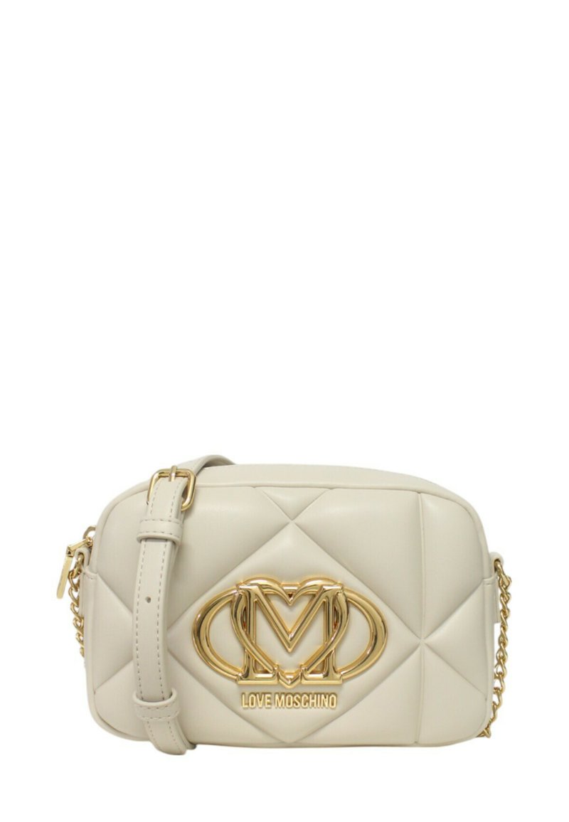 Borsa a tracolla sintetica beige trapuntata con placca logo in tono oro e dettaglio a catena. Dotata di zip superiore e tracolla regolabile.