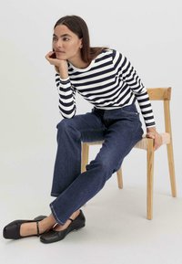 hessnatur Longsleeve - marine