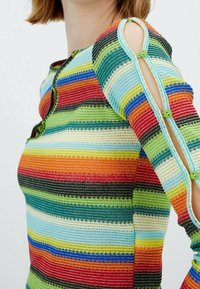 Stradivarius Sweter