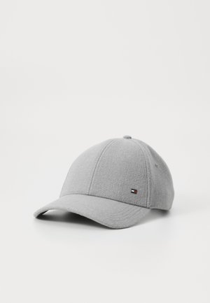 Casquette de baseball gris clair avec visière incurvée, conception à six panneaux, et petit logo rectangulaire sur le côté avant.