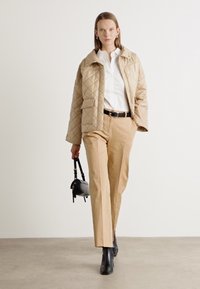 GANT QUILTED JACKET - Ελαφρύ μπουφάν - dark khaki