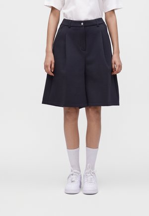 Nike Sportswear, Къси панталони - black