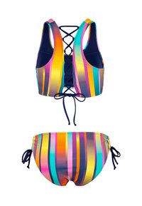 Ensemble de bikini à rayures colorées comprenant un haut à encolure dégagée avec un dos lacé et un bas à nouer sur les côtés. Le matériau semble lisse et extensible.