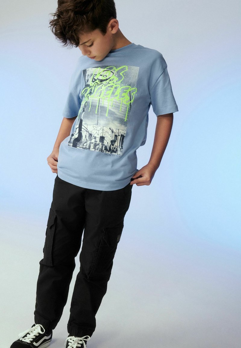 Next RELAXED FIT SHORT SLEEVE GRAPHIC STANDARD - Triko s potiskem - blue skate photo