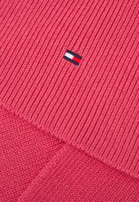 Tommy Hilfiger SMALL FLAG SCARF UNISEX - Cachecol - pink shade