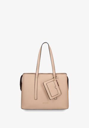Beige rechteckige Handtasche mit langen Henkeln und angebrachtem passenden Kartenetui an einem Metallring, gezeigt vor weißem Hintergrund.