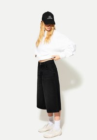 Bershka - - Szorty jeansowe Miniatura obrazu 1