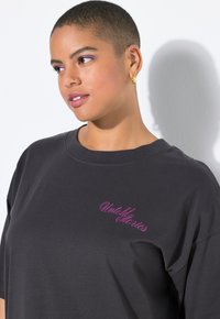 Studio Untold T-Shirt print - black brown
