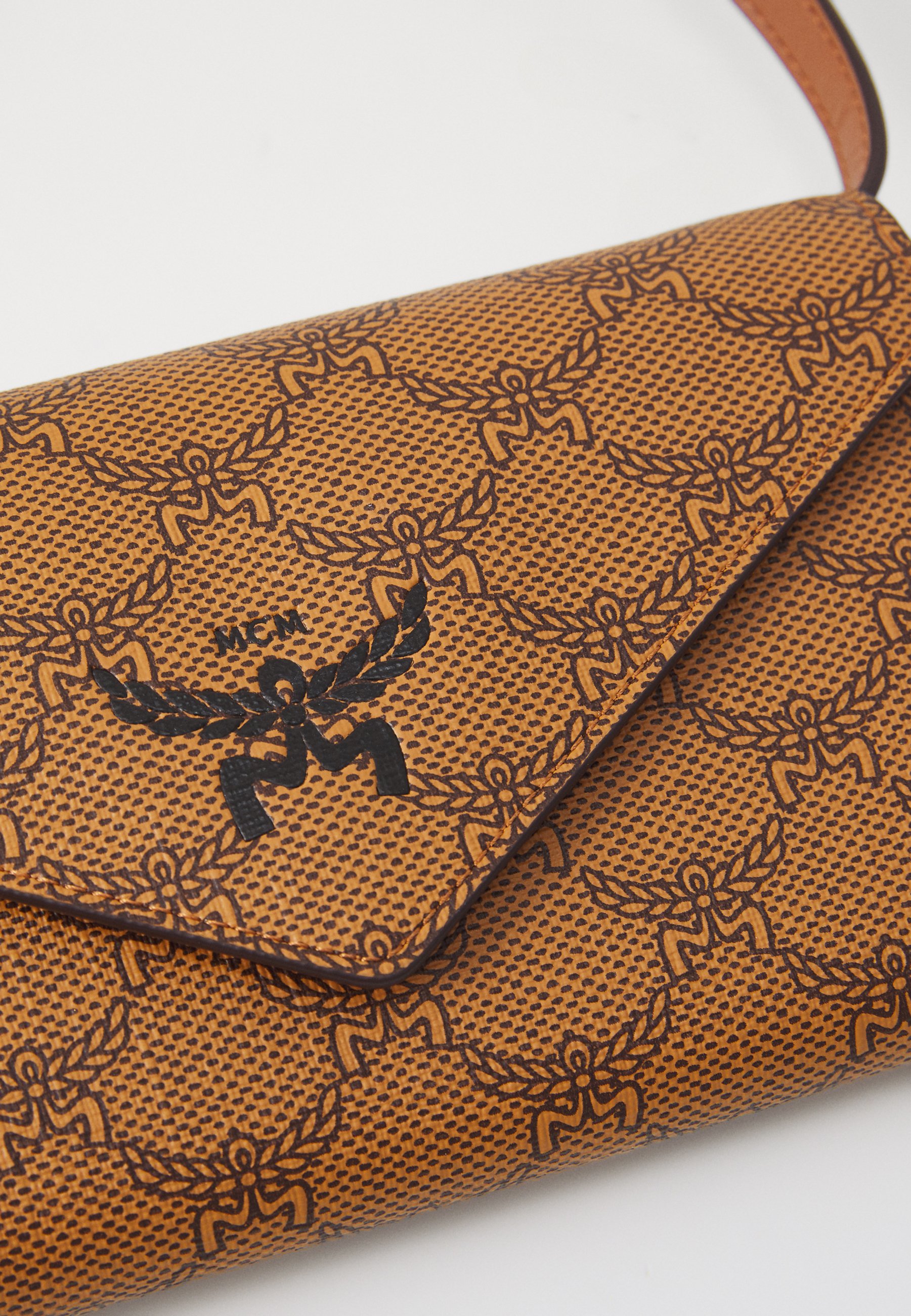 [MCM]★Himmel Lauretos Continental Wallet Large Himmel Continental Wallet in Lauretos Grey | MCM ®PL