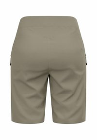 Lichtbeige shorts van gladde stof, met een platte tailleband en twee zijzakken met ritsen. Eenvoudig ontwerp, zonder patronen of accenten.