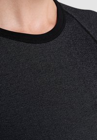 CMP WOMAN SEAMLESS SWEAT - Spodnja majica - nero