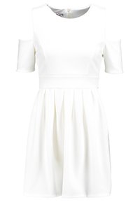 Vestido blanco con mangas frías cortas, corsé ajustado, falda plisada, tela texturizada y cierre de cremallera en la parte posterior.