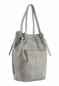 Sac fourre-tout en cuir gris doux avec deux anses, poche zippée à l'avant avec quincaillerie dorée et détails de boucle sur les côtés.