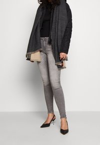 Vero Moda Tall Strickpullover - black