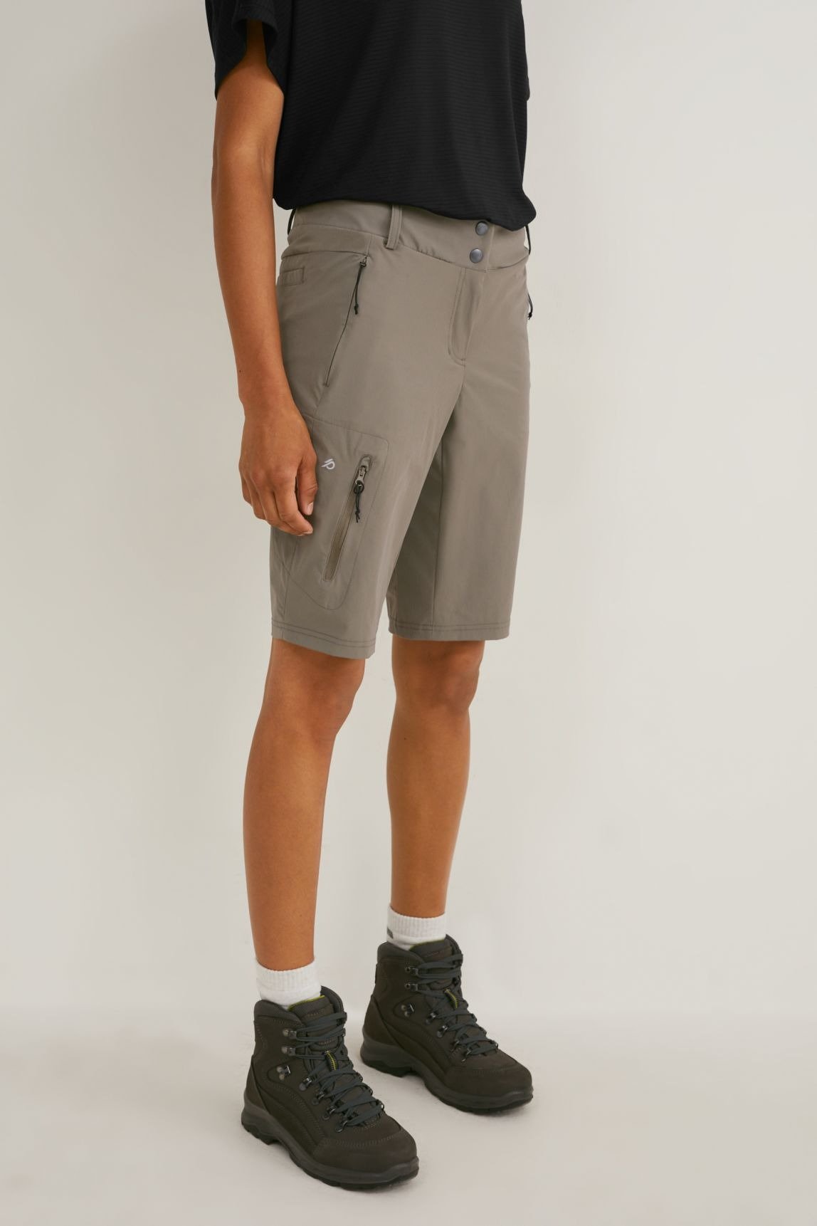 C\u0026A HIKING - Pantalones montañeros cortos - taupe/marrón topo - Zalando.es