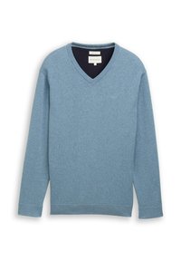 Helles blaues V-Ausschnitt-Pullover aus weichem Stoff, mit langen Ärmeln und gerippten Bündchen. Etikett im Nacken sichtbar.