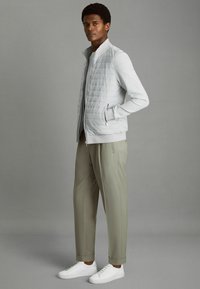 Reiss REGULAR FIT - BRIGHTON DRAWSTRING WITH TURN-UPS - Kalhoty - sage