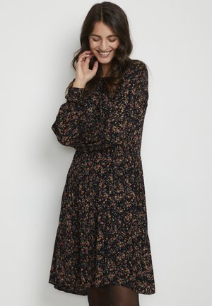 Kaffe AMBER - Robe chemise - black multi col flower print