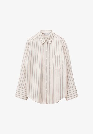 Camisa de manga larga color crema con rayas verticales marrones, cierre de botones en la parte frontal, cuello puntiagudo y bolsillo en el pecho del lado izquierdo.