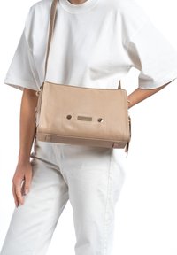 CLIO GOLDBRENNER MAIA  - Handtas - sand