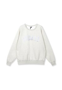 Sweat-shirt gris avec un col rond, des manches longues et des poignets côtelés. Présente le lettrage "10DAYS" en appliqué sur le devant. Texture douce.