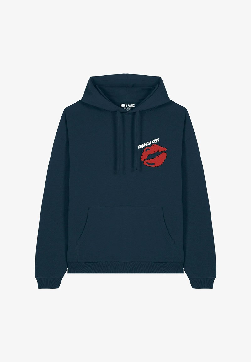 Hoodie bleu marine avec une poche avant, présentant un graphisme de lèvres rouges et le texte "FRENCH KISS" en blanc, fabriqué en coton doux.