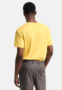 GANT SHIELD - T-paita - faded sunset