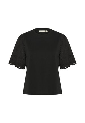 Zwarte t-shirt met korte, geborduurde kantmouwen en een ronde halslijn. Het lichaam is van gladde stof, terwijl de mouwen een golvende rand hebben.