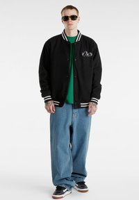 Vans BRUSH SCRIPT LOOSE FIT - Triko s potiskem - verdant green