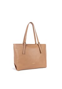 Sac en cuir tanné avec deux longues poignées, de forme rectangulaire, texture lisse et logo doré sur le devant. Design minimaliste.