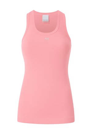 Svijetlopinkasta rebrasta majica bez rukava s okruglim izrezom i uskim krojem. Uključuje mali bijeli detalj s logotipom sprijeda.