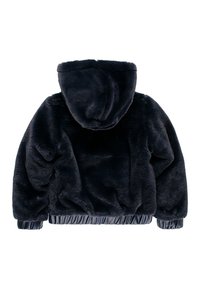 Ciemnoniebieska futrzana kurtka z kapturem, elastycznymi mankietami i dołem. Miękka tekstura, gładkie wykończenie. Brak widocznych kieszeni lub zapięć z tyłu.