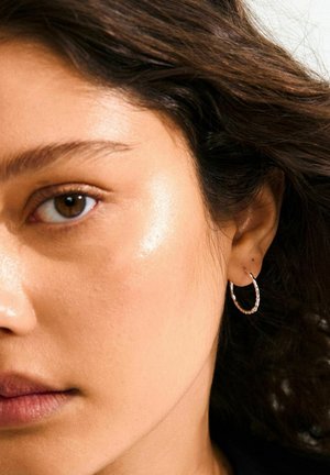 BETWEEN - Earrings - silver-coloured