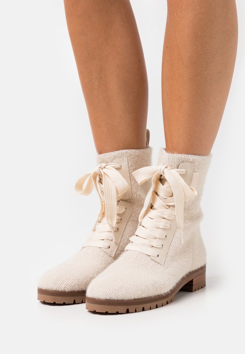 kate spade new york MERIGUE Schnürstiefelette milk glass/nude