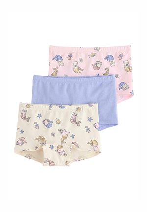 Tre par bomullsboxershorts i pastellfärger: rosa med lekfulla havsdjursmönster, blåa enfärgade och krämfärgade med liknande mönster.