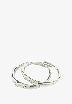 Silberne Creolen mit verdrehtem Design, verziert mit kleinen Spiralelementen und einer glatten, polierten Oberfläche. Zwei ineinander verschlungene Ringe.