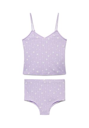 Canottiera lilla a coste e slip a vita alta abbinati, con una piccola stampa floreale bianca e piccoli fiocchi frontali su ogni pezzo.