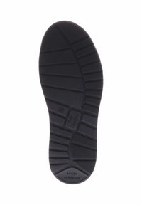 Schwarze Schuhsohle mit strukturierten Grip-Mustern, runder Zehenform, Stoßdämpfer und geprägtem Branding. Mattes Finish ohne glänzende Elemente.