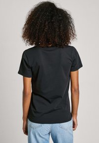 Pepe Jeans LOLLY - Základné tričko - black
