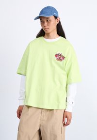 Alpha Industries CANDY CREW - Marškinėliai su spaudiniu - arctic lime