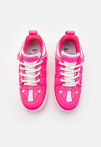 CHIARA FERRAGNI EYE FLY - Sneakers - neon pink