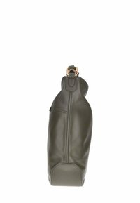 Borsa in pelle verde oliva con forma arrotondata, superficie liscia, tasca laterale con zip e accessori in tono dorato sulla tracolla.