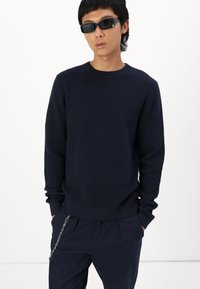 Redefined Rebel LEE CROPPED  - Pantalones - sky captain