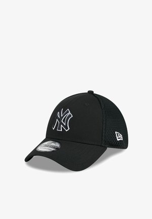 Black New York Yankees baseball cap with mesh back panels and curved brim, medium-large size, featuring a white embroidered logo on front.