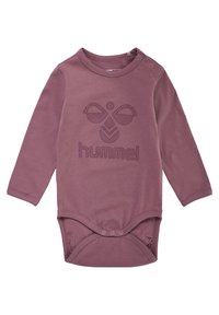 Bordowa body z długim rękawem z zapięciami na ramionach i na dole, z teksturowanym logo i graficznym wzorem.