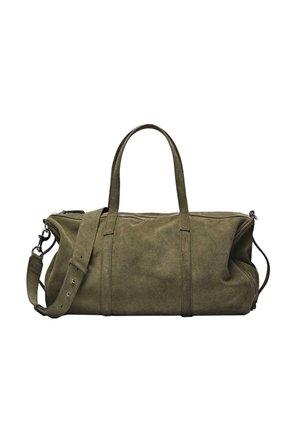 Sac duffle en daim vert olive avec deux poignées supérieures, bandoulière réglable et compartiment principal zippé.