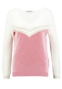 Pull col en V à manches longues, en maille texturée aux couleurs dégradées : blanc, crème et rose, avec un motif en chevron sur la poitrine.