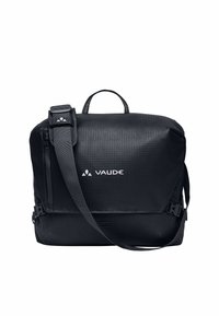 Bolso mensajero negro hecho de una tela duradera con una textura sutil. Cuenta con una correa para el hombro, un asa superior y un logo en la parte frontal.